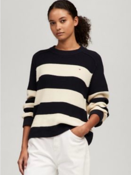 Tommy Hilfiger Sweaters - Tommy Hilfiger Wide-Striped Crewneck Sweater in Navy and Cream, size XL